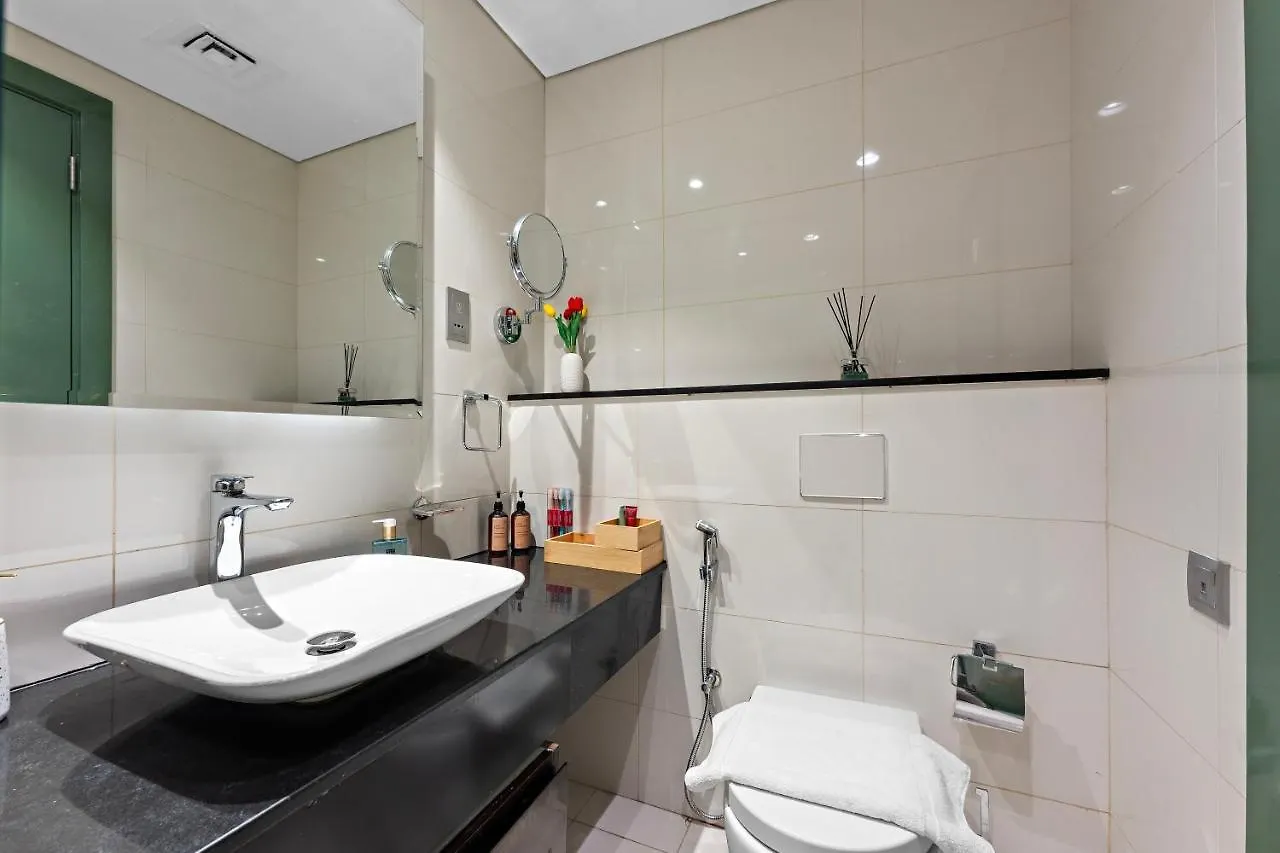 Luxe 1Br Sleeps 4, Near Burj Khalifa And Dubai Mall With Pool And Free Parking Apartment