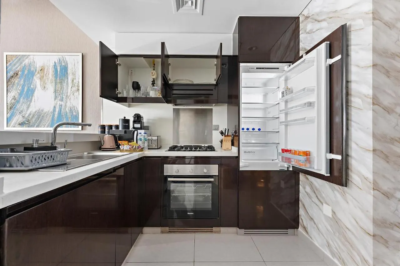 Luxe 1Br Sleeps 4, Near Burj Khalifa And Dubai Mall With Pool And Free Parking Apartment